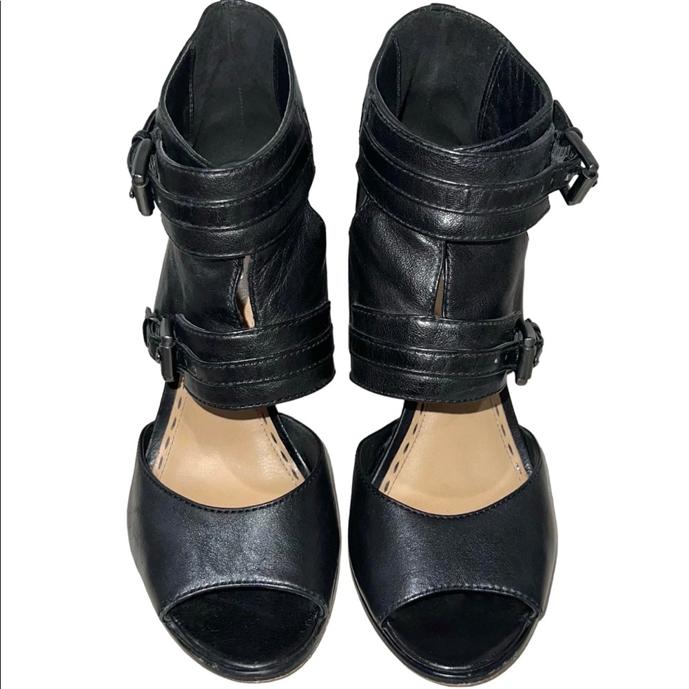 Women’s size 7 Coach Filomena Vachetta Black leather Peep Toe Pumps